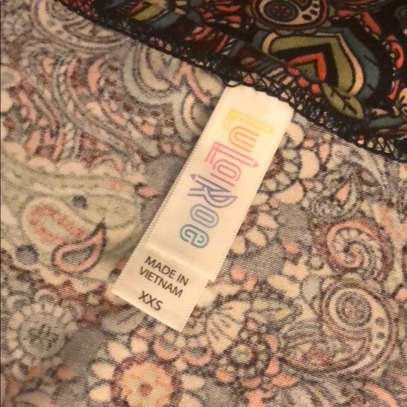 LuLaRoe Floral Paisley Print Classic T Top - Picture 6 of 6